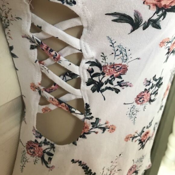 Floral bodysuit - Picture 3 of 5